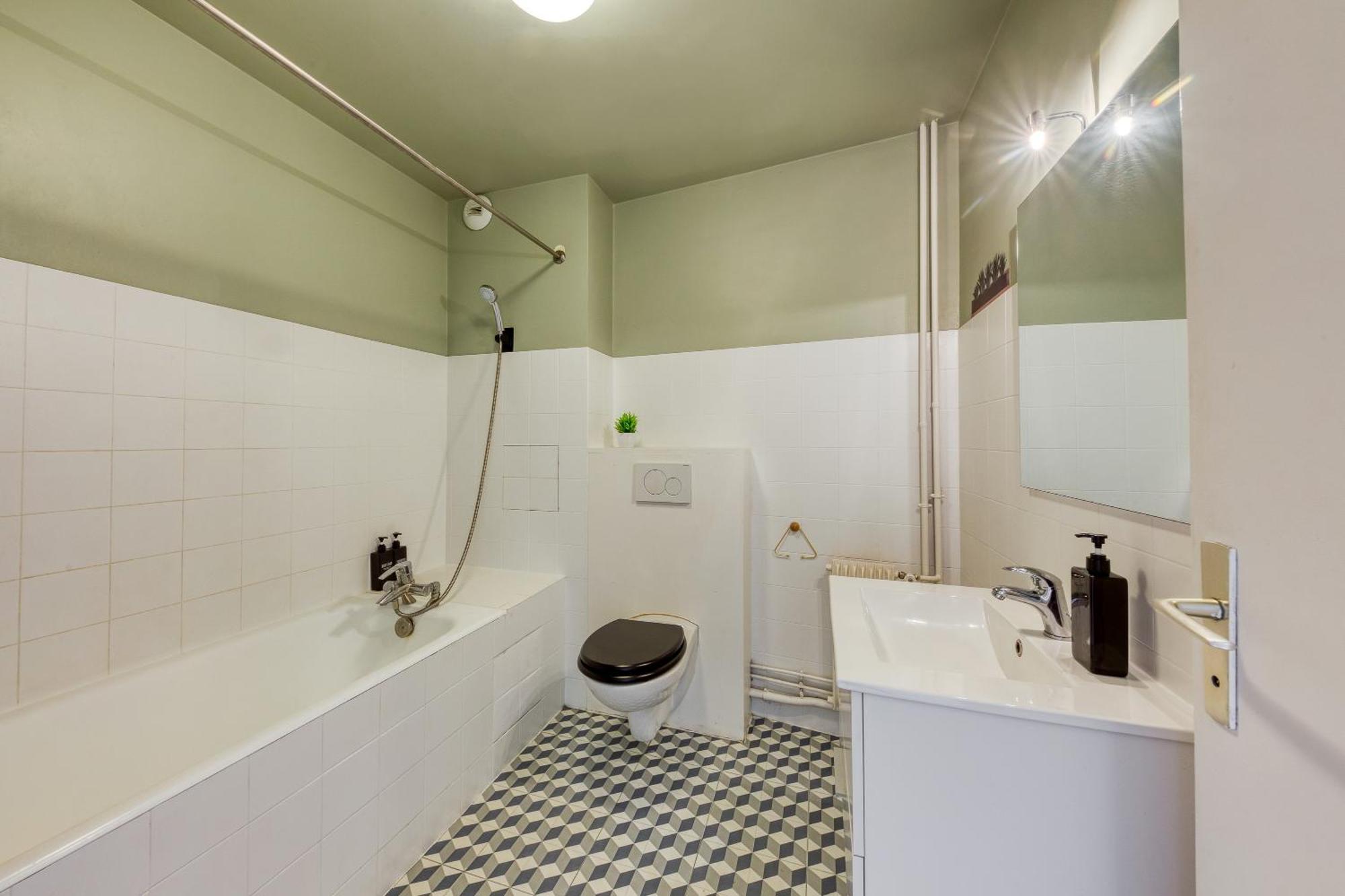 Appartement A 10 Minutes De Paris Avec Balcon Vanves